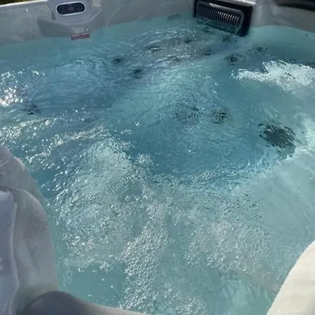 Irisz Teljes Haz Балатонмариафюрдё