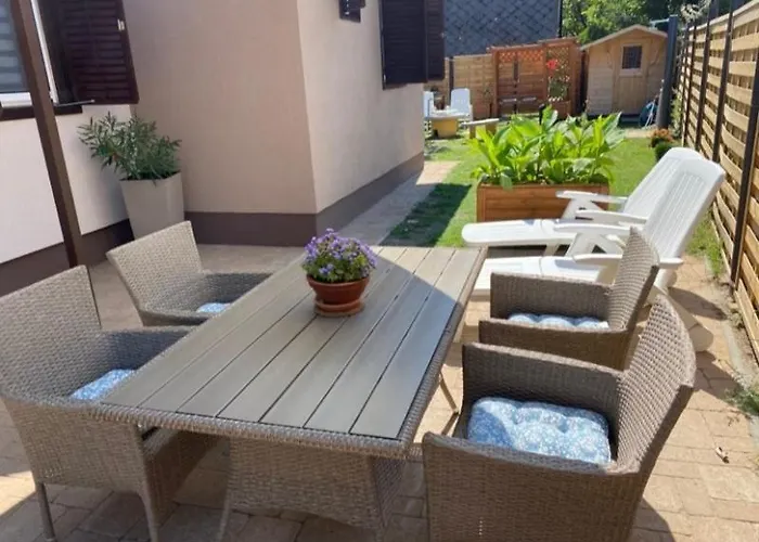 Irisz Teljes Haz * Balatonmáriafürdő